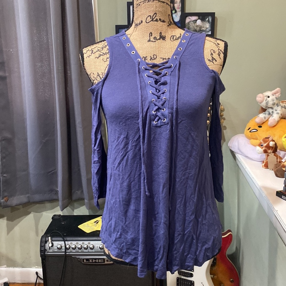 Cold shoulder top